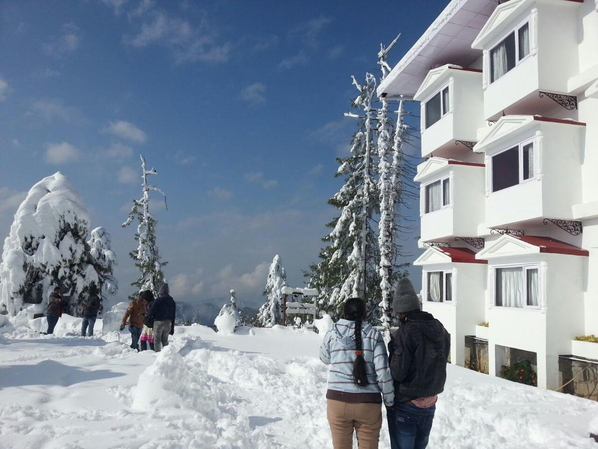 Royal Jardin Whistling Pines Resort Шимла Экстерьер фото