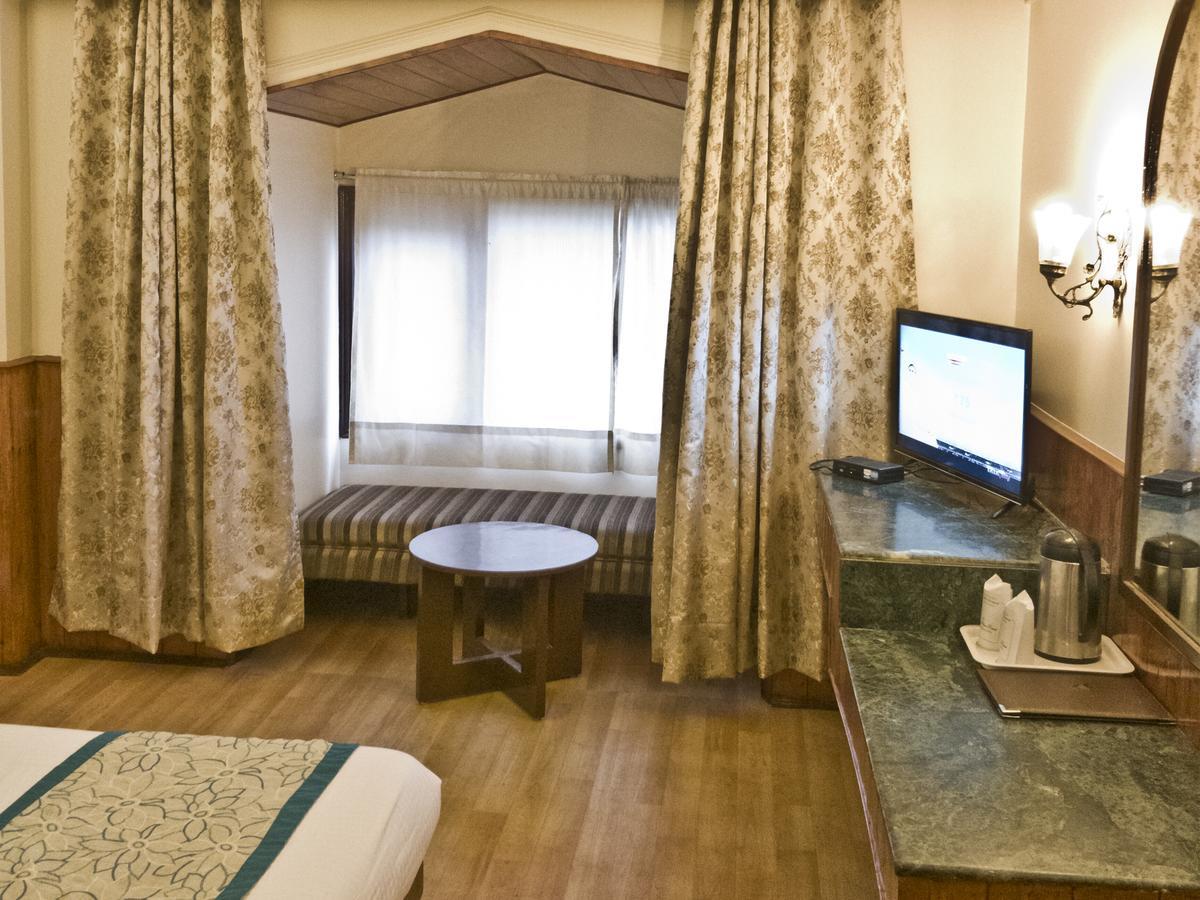 Royal Jardin Whistling Pines Resort Шимла Экстерьер фото
