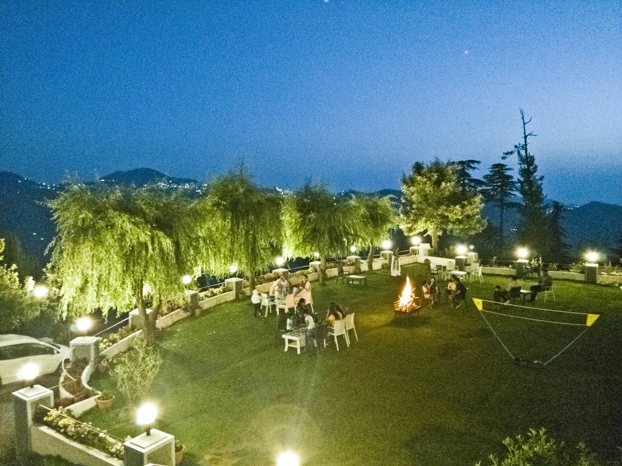 Royal Jardin Whistling Pines Resort Шимла Экстерьер фото